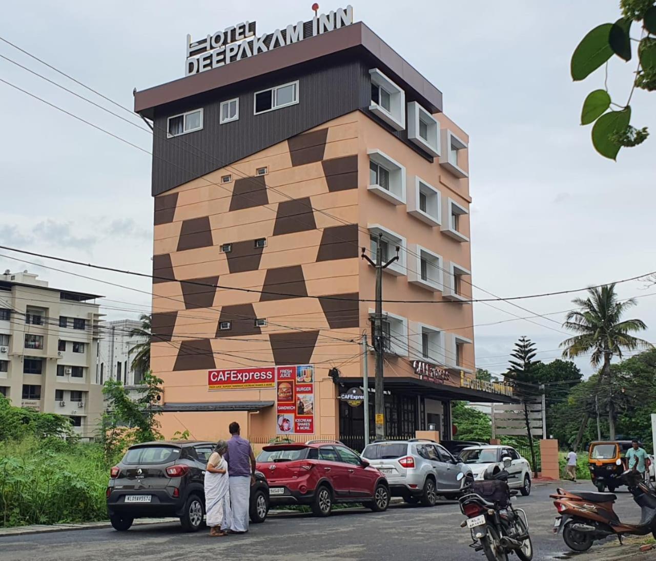 Hotel Deepakam Inn Палакад Екстериор снимка