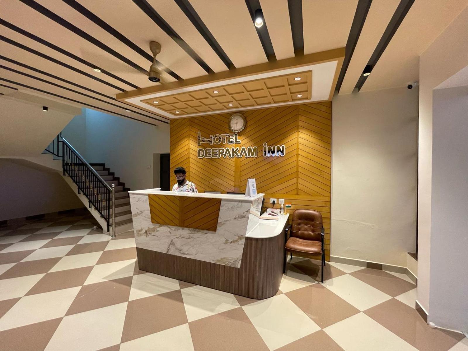 Hotel Deepakam Inn Палакад Екстериор снимка